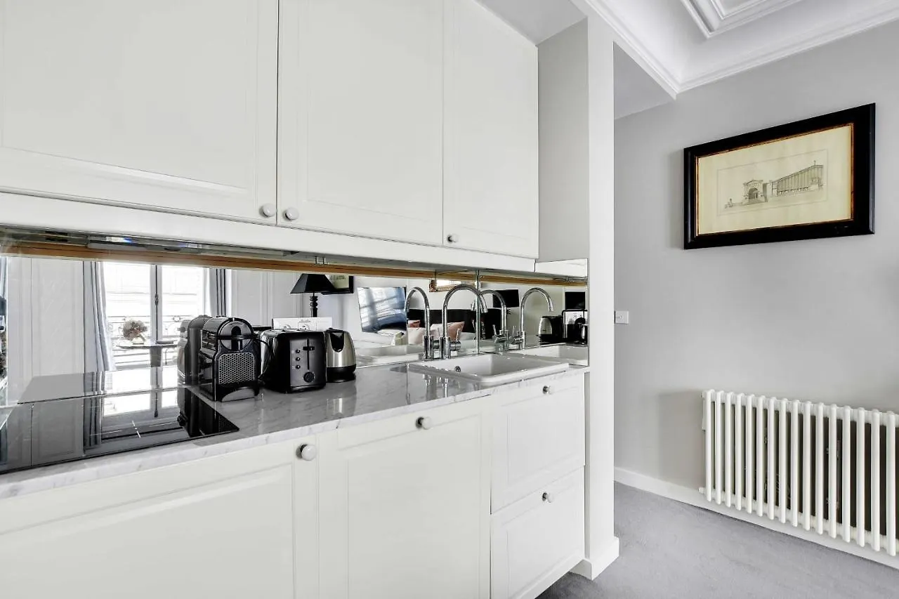 Magnificent 2P Studio - Louvre Museum Tuileries Apartment Paris 0*,  France